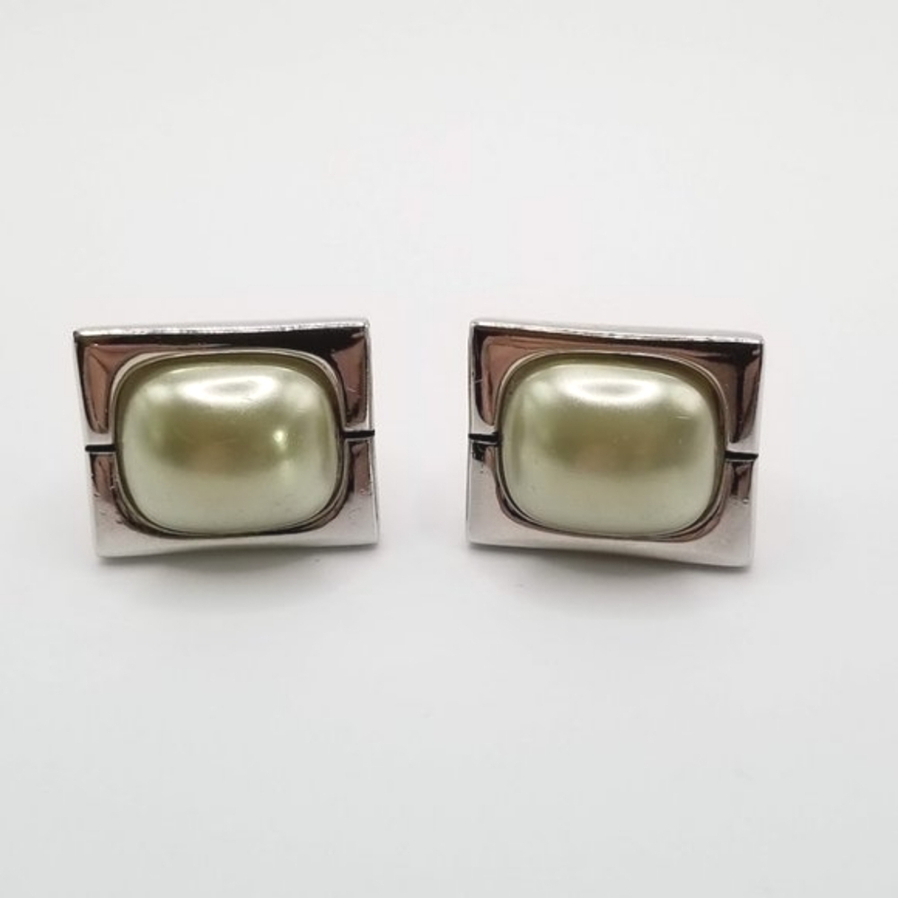 Hickok USA Vintage Signed Silver Tone Men's Pale Green Pearl Cufflinks